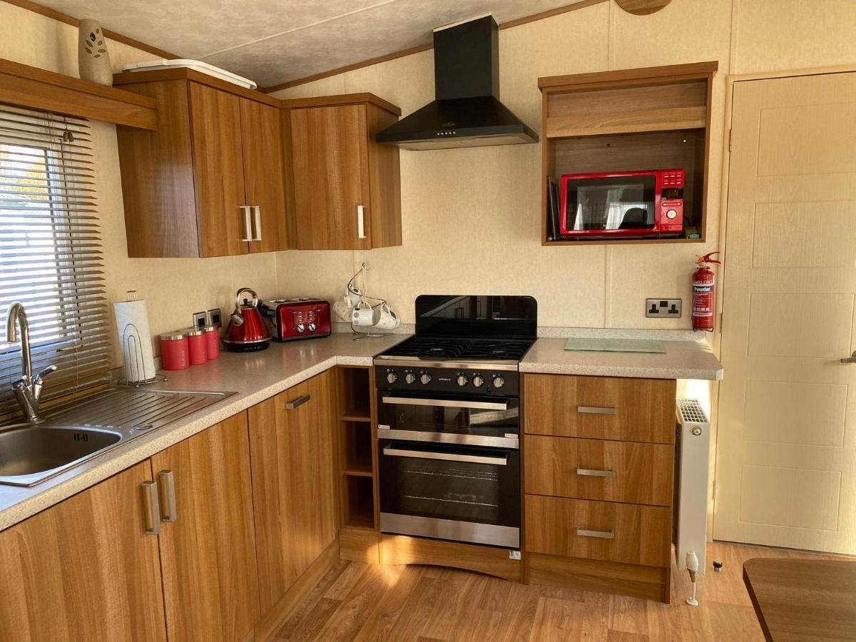 6 Berth Caravan With Decking At Manor Park In Hunstanton Ref 23017H מראה חיצוני תמונה